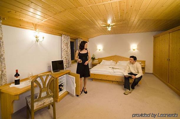 Hotel Nova Gaschurn Oda fotoğraf